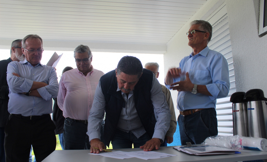 O Governo do Estado inaugurou nesta terça-feira (11) em Campina Grande do Sul, na Região Metropolitana de Curitiba, o novo Posto de Fiscalização de Trânsito Agropecuário, da Agência de Defesa Agropecuária do Paraná (Adapar). Também foi assinado um termo que determina a cessão do posto do Fundepec para a Adapar.  - Campina Grande do Sul, 11/02/2020  -  Foto: Gisele Barão/SEAB