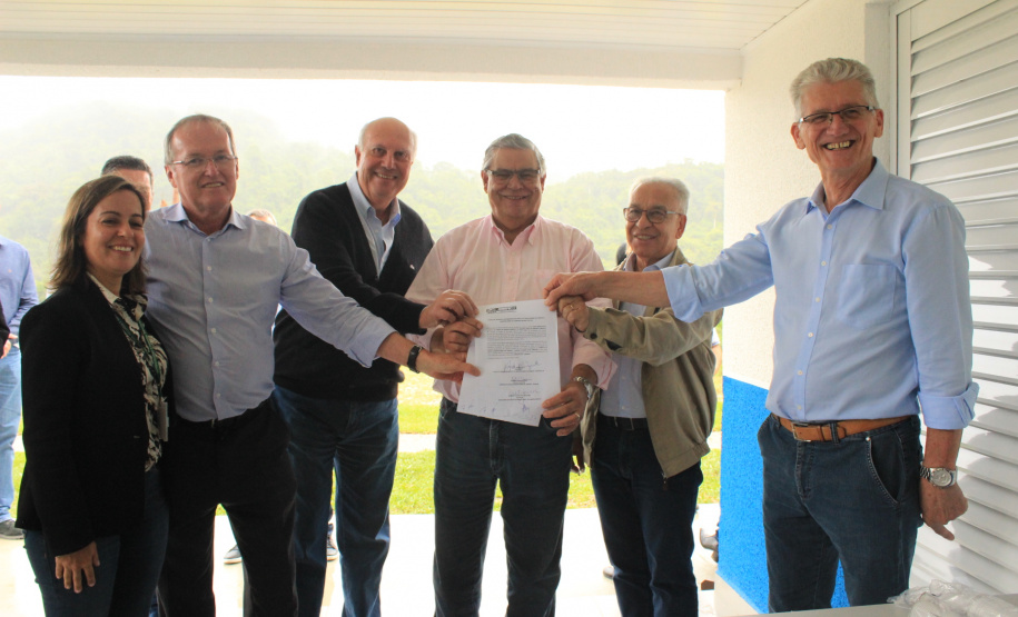 O Governo do Estado inaugurou nesta terça-feira (11) em Campina Grande do Sul, na Região Metropolitana de Curitiba, o novo Posto de Fiscalização de Trânsito Agropecuário, da Agência de Defesa Agropecuária do Paraná (Adapar). Também foi assinado um termo que determina a cessão do posto do Fundepec para a Adapar.  - Campina Grande do Sul, 11/02/2020  -  Foto: Gisele Barão/SEAB