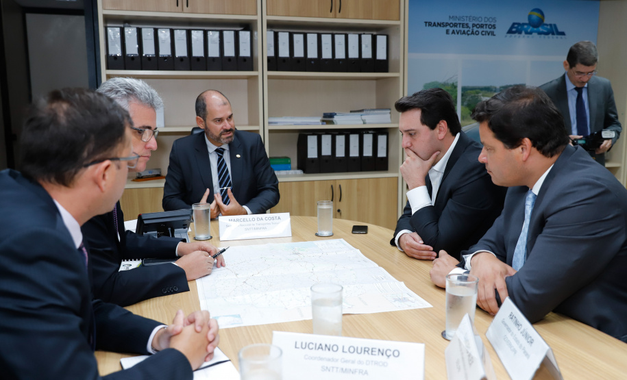 TRANSPORTE TERRESTRE  -  Governador Carlos Massa Ratinho Junior durante reunião com o Secretário Nacional de Transporte Terrestre, Marcelo da Costa, nesta terça-feira (11).  -  Brasília, 11/02/2020  -  Foto: Rodrigo Félix Leal/AEN