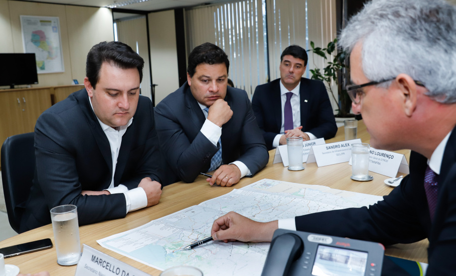 TRANSPORTE TERRESTRE  -  Governador Carlos Massa Ratinho Junior durante reunião com o Secretário Nacional de Transporte Terrestre, Marcelo da Costa, nesta terça-feira (11).  -  Brasília, 11/02/2020  -  Foto: Rodrigo Félix Leal/AEN