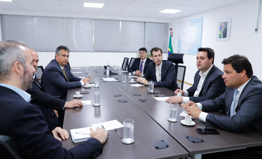 AVIAÇÃO CIVIL  -  Governador Carlos Massa Ratinho Junior durante reunião com o secretário nacional da Aviação Civil (SAC), Ronei Saggioro Glanzmann, em Brasília (DF), na terça-feira (11).  -  Brasília, 11/02/2020  -  Foto: Rodrigo Félix Leal/AEN