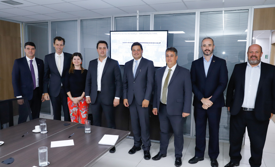 AVIAÇÃO CIVIL  -  Governador Carlos Massa Ratinho Junior durante reunião com o secretário nacional da Aviação Civil (SAC), Ronei Saggioro Glanzmann, em Brasília (DF), na terça-feira (11).  -  Brasília, 11/02/2020  -  Foto: Rodrigo Félix Leal/AEN