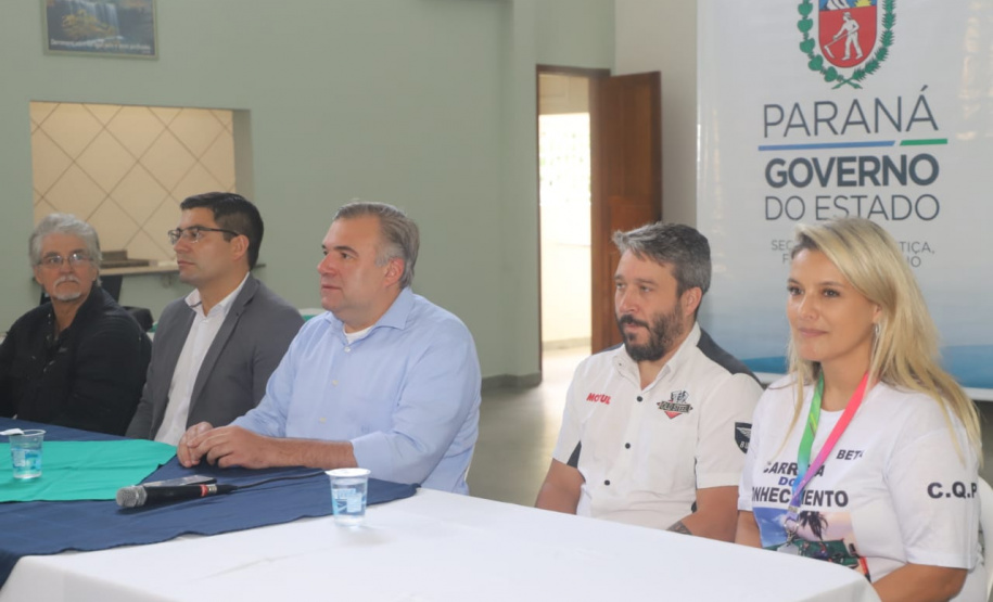 As Carretas do Conhecimento qualificaram mais 44 trabalhadores paranaenses para o mercado de trabalho ? desta vez na Cidade Industrial de Curitiba (CIC). O secretário da Justiça, Família e Trabalho do Governo do Paraná, Ney Leprevost, certificou os formandos do curso de Manutenção de Motocicletas nesta quarta-feira (12/02), na Paróquia Santa Edwiges, em Curitiba. - Curitiba, 13/02/2020 - Foto: Divulgação SEJUF