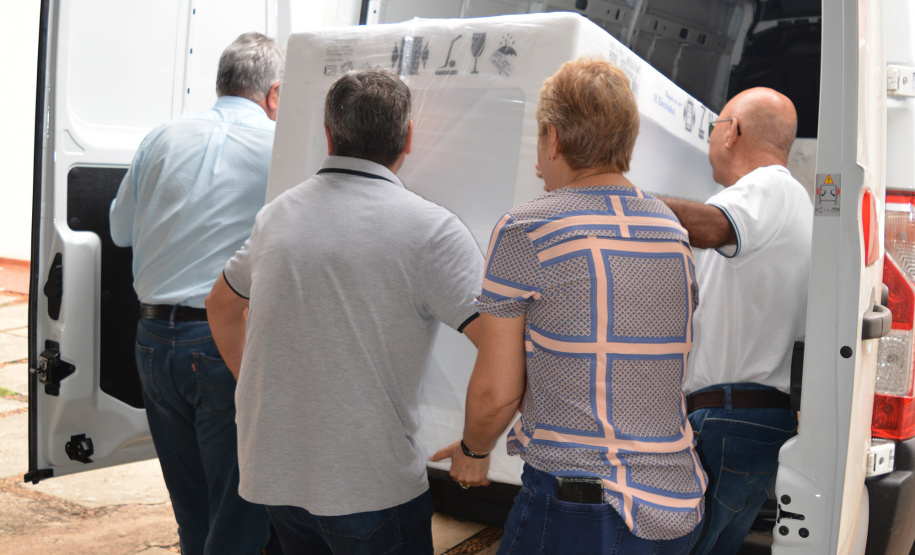 O Programa Leite das Crianças, do Governo do Estado, recebeu 700 caixas térmicas e 176 freezers para os pontos de distribuição e redistribuição. Os equipamentos estão sendo transportados ao longo desta semana para os núcleos regionais da Secretaria de Estado da Agricultura e do Abastecimento, que encaminharão aos municípios conforme a necessidade de cada um.  -  Curitiba, 13/02/2020  -  Foto: Gisele Barão/SEAB