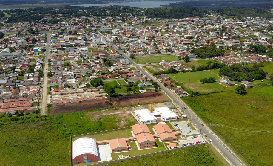 Governador Carlos Massa Ratinho Junior entrega a nova sede do Colégio Estadual Bandeirantes, em Campina Grande do Sul e libera recursos para pavimentação de ruas  da cidade  -  Campina Grande do Sul, 13/02/2020  -  Foto: José Fernando Ogura/AEN