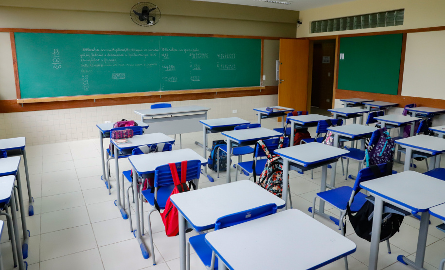 Governador Carlos Massa Ratinho Junior entrega a nova sede do Colégio Estadual Bandeirantes, em Campina Grande do Sul e libera recursos para pavimentação de ruas da cidade - Campina Grande do Sul, 13/02/2020 - Foto:  Rodrigo Félix Leal/AEN