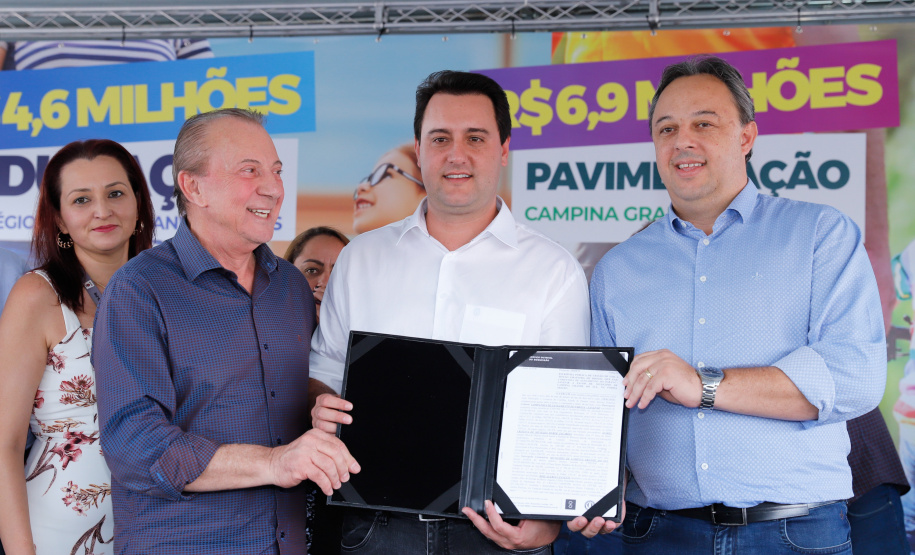 Governador Carlos Massa Ratinho Junior entrega a nova sede do Colégio Estadual Bandeirantes, em Campina Grande do Sul e libera recursos para pavimentação de ruas da cidade - Campina Grande do Sul, 13/02/2020 - Foto:  Rodrigo Félix Leal/AEN