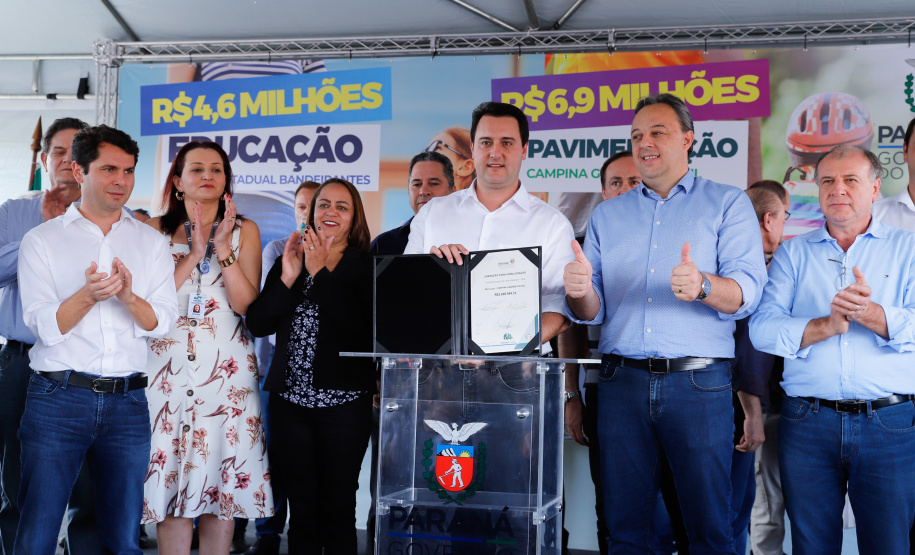 Governador Carlos Massa Ratinho Junior entrega a nova sede do Colégio Estadual Bandeirantes, em Campina Grande do Sul e libera recursos para pavimentação de ruas da cidade - Campina Grande do Sul, 13/02/2020 - Foto:  Rodrigo Félix Leal/AEN