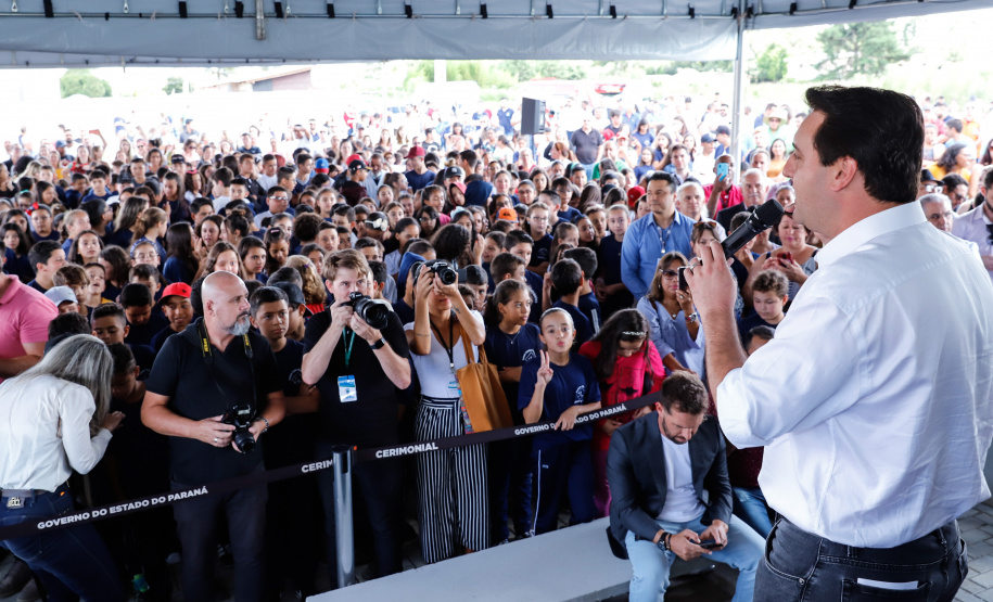 Governador Carlos Massa Ratinho Junior entrega a nova sede do Colégio Estadual Bandeirantes, em Campina Grande do Sul e libera recursos para pavimentação de ruas da cidade - Campina Grande do Sul, 13/02/2020 - Foto:  Rodrigo Félix Leal/AEN