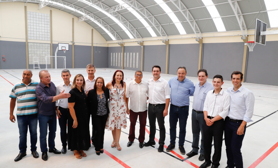 Governador Carlos Massa Ratinho Junior entrega a nova sede do Colégio Estadual Bandeirantes, em Campina Grande do Sul e libera recursos para pavimentação de ruas da cidade - Campina Grande do Sul, 13/02/2020 - Foto:  Rodrigo Félix Leal/AEN