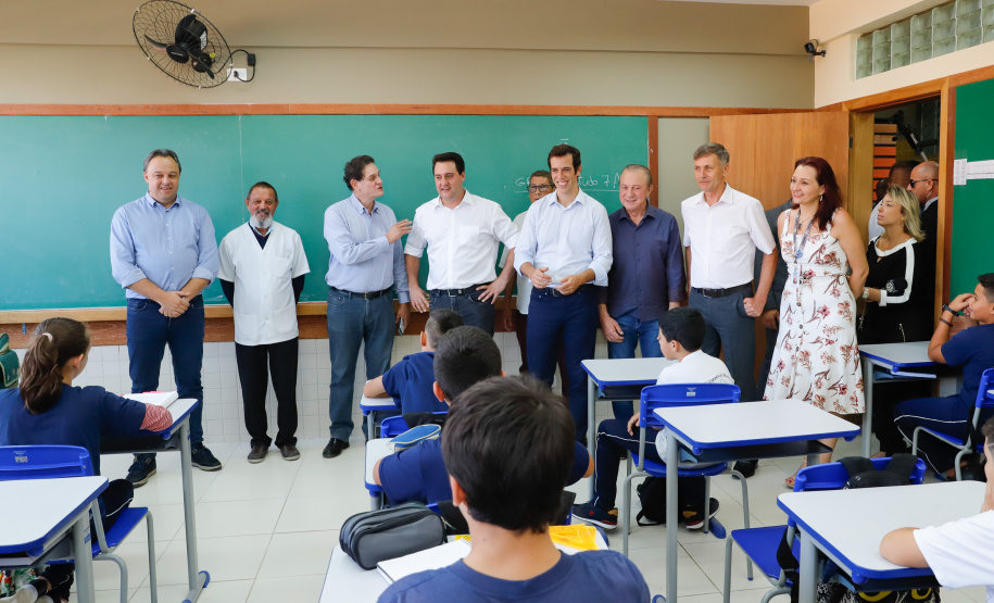 Governador Carlos Massa Ratinho Junior entrega a nova sede do Colégio Estadual Bandeirantes, em Campina Grande do Sul e libera recursos para pavimentação de ruas da cidade - Campina Grande do Sul, 13/02/2020 - Foto:  Rodrigo Félix Leal/AEN