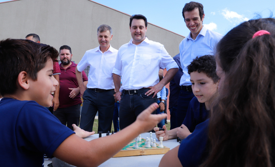 Governador Carlos Massa Ratinho Junior entrega a nova sede do Colégio Estadual Bandeirantes, em Campina Grande do Sul e libera recursos para pavimentação de ruas da cidade - Campina Grande do Sul, 13/02/2020 - Foto:  Rodrigo Félix Leal/AEN