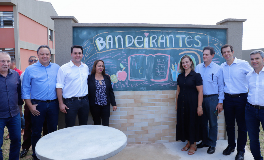 Governador Carlos Massa Ratinho Junior entrega a nova sede do Colégio Estadual Bandeirantes, em Campina Grande do Sul e libera recursos para pavimentação de ruas da cidade - Campina Grande do Sul, 13/02/2020 - Foto:  Rodrigo Félix Leal/AEN