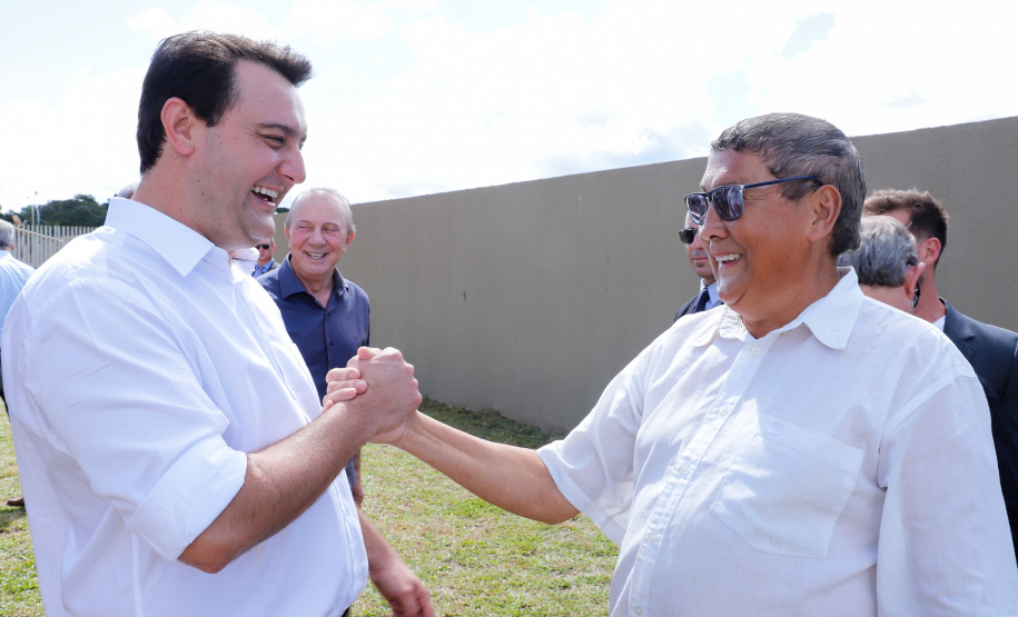 Governador Carlos Massa Ratinho Junior entrega a nova sede do Colégio Estadual Bandeirantes, em Campina Grande do Sul e libera recursos para pavimentação de ruas da cidade - Campina Grande do Sul, 13/02/2020 - Foto:  Rodrigo Félix Leal/AEN