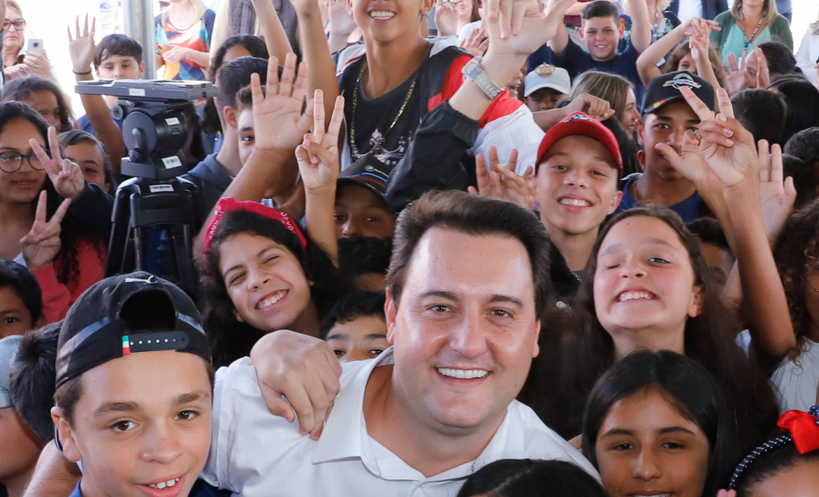 Governador Carlos Massa Ratinho Junior entrega a nova sede do Colégio Estadual Bandeirantes, em Campina Grande do Sul e libera recursos para pavimentação de ruas da cidade - Campina Grande do Sul, 13/02/2020 - Foto:  Rodrigo Félix Leal/AEN