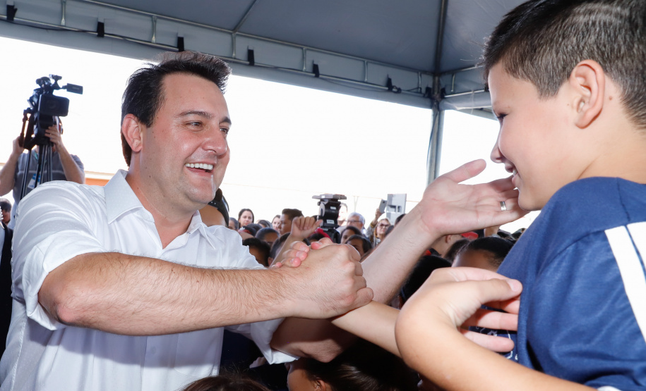 Governador Carlos Massa Ratinho Junior entrega a nova sede do Colégio Estadual Bandeirantes, em Campina Grande do Sul e libera recursos para pavimentação de ruas da cidade - Campina Grande do Sul, 13/02/2020 - Foto:  Rodrigo Félix Leal/AEN