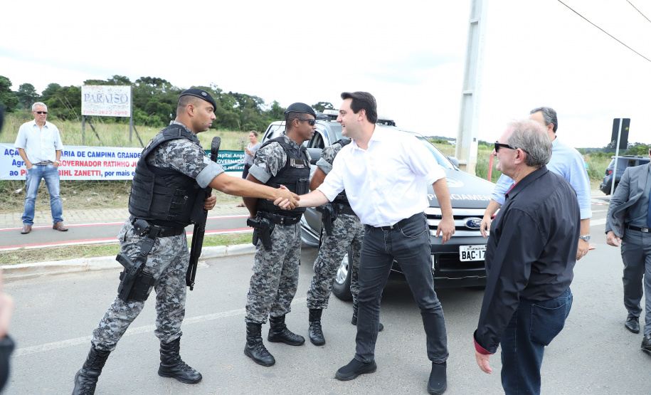 Governador Carlos Massa Ratinho Junior entrega a nova sede do Colégio Estadual Bandeirantes, em Campina Grande do Sul e libera recursos para pavimentação de ruas  da cidade  -  Campina Grande do Sul, 13/02/2020  -  Foto: José Fernando Ogura/AEN