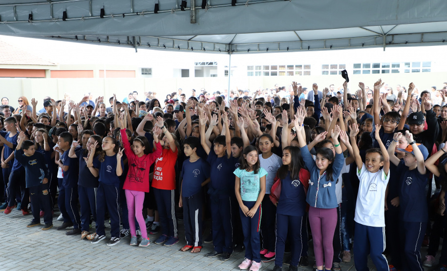 Governador Carlos Massa Ratinho Junior entrega a nova sede do Colégio Estadual Bandeirantes, em Campina Grande do Sul e libera recursos para pavimentação de ruas  da cidade  -  Campina Grande do Sul, 13/02/2020  -  Foto: José Fernando Ogura/AEN