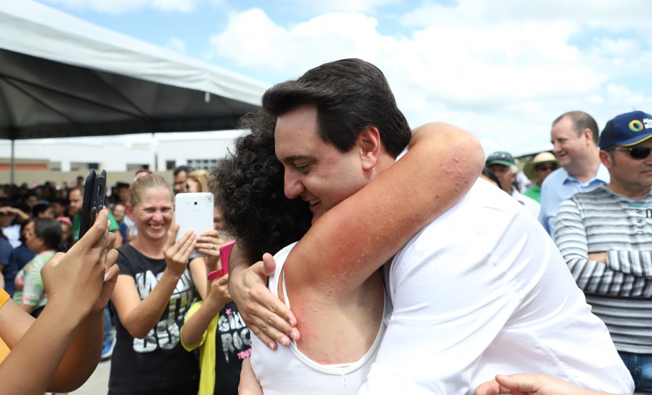 Governador Carlos Massa Ratinho Junior entrega a nova sede do Colégio Estadual Bandeirantes, em Campina Grande do Sul e libera recursos para pavimentação de ruas  da cidade  -  Campina Grande do Sul, 13/02/2020  -  Foto: José Fernando Ogura/AEN