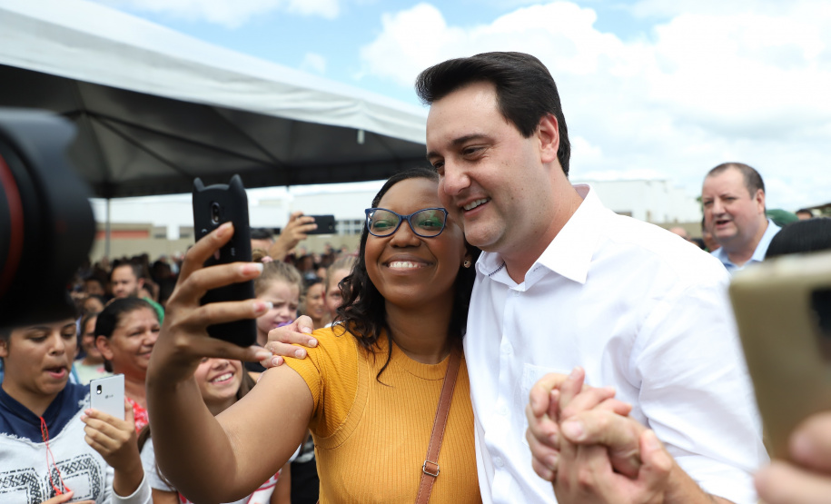 Governador Carlos Massa Ratinho Junior entrega a nova sede do Colégio Estadual Bandeirantes, em Campina Grande do Sul e libera recursos para pavimentação de ruas  da cidade  -  Campina Grande do Sul, 13/02/2020  -  Foto: José Fernando Ogura/AEN