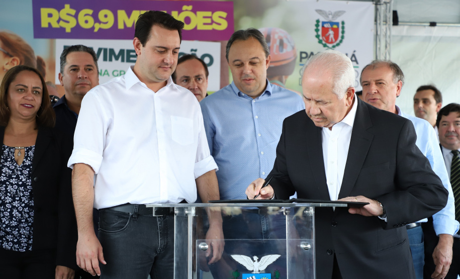 Governador Carlos Massa Ratinho Junior entrega a nova sede do Colégio Estadual Bandeirantes, em Campina Grande do Sul e libera recursos para pavimentação de ruas  da cidade  -  Campina Grande do Sul, 13/02/2020  -  Foto: José Fernando Ogura/AEN