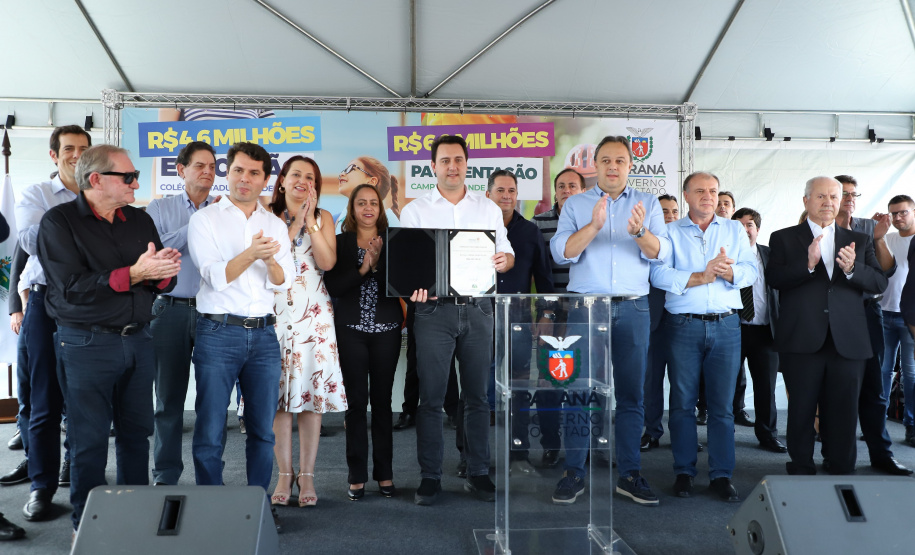 Governador Carlos Massa Ratinho Junior entrega a nova sede do Colégio Estadual Bandeirantes, em Campina Grande do Sul e libera recursos para pavimentação de ruas  da cidade  -  Campina Grande do Sul, 13/02/2020  -  Foto: José Fernando Ogura/AEN