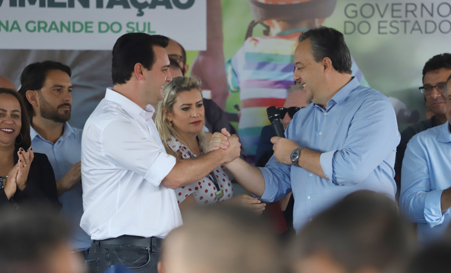 Governador Carlos Massa Ratinho Junior entrega a nova sede do Colégio Estadual Bandeirantes, em Campina Grande do Sul e libera recursos para pavimentação de ruas  da cidade  -  Campina Grande do Sul, 13/02/2020  -  Foto: José Fernando Ogura/AEN