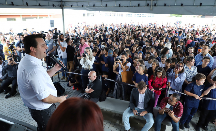 Governador Carlos Massa Ratinho Junior entrega a nova sede do Colégio Estadual Bandeirantes, em Campina Grande do Sul e libera recursos para pavimentação de ruas  da cidade  -  Campina Grande do Sul, 13/02/2020  -  Foto: José Fernando Ogura/AEN