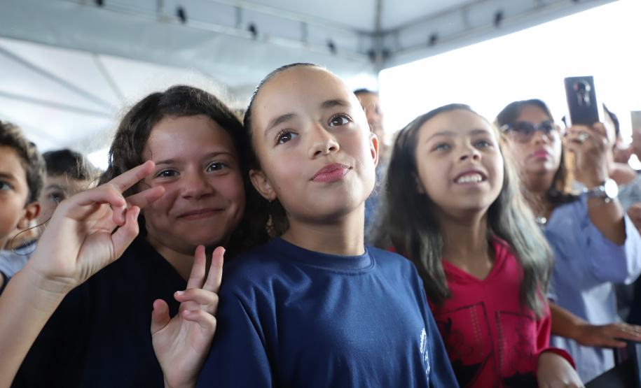 Governador Carlos Massa Ratinho Junior entrega a nova sede do Colégio Estadual Bandeirantes, em Campina Grande do Sul e libera recursos para pavimentação de ruas  da cidade  -  Campina Grande do Sul, 13/02/2020  -  Foto: José Fernando Ogura/AEN