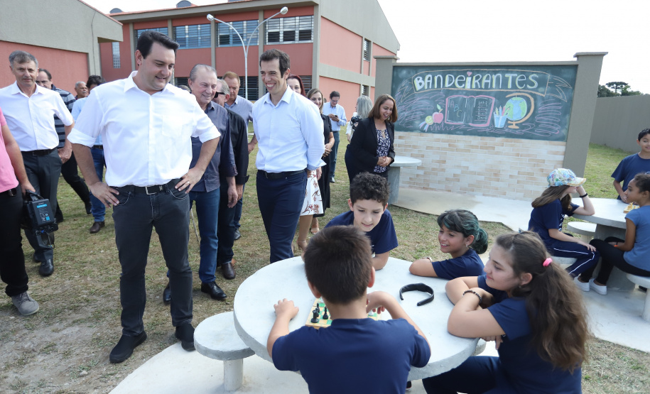 Governador Carlos Massa Ratinho Junior entrega a nova sede do Colégio Estadual Bandeirantes, em Campina Grande do Sul e libera recursos para pavimentação de ruas  da cidade  -  Campina Grande do Sul, 13/02/2020  -  Foto: José Fernando Ogura/AEN