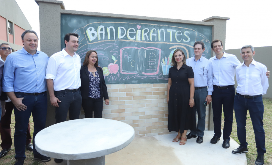 Governador Carlos Massa Ratinho Junior entrega a nova sede do Colégio Estadual Bandeirantes, em Campina Grande do Sul e libera recursos para pavimentação de ruas  da cidade  -  Campina Grande do Sul, 13/02/2020  -  Foto: José Fernando Ogura/AEN