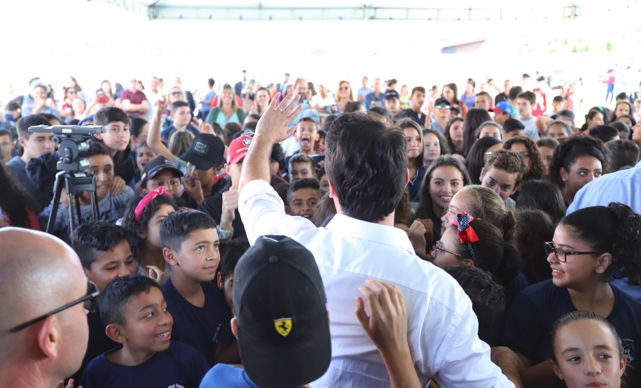 Governador Carlos Massa Ratinho Junior entrega a nova sede do Colégio Estadual Bandeirantes, em Campina Grande do Sul e libera recursos para pavimentação de ruas  da cidade  -  Campina Grande do Sul, 13/02/2020  -  Foto: José Fernando Ogura/AEN