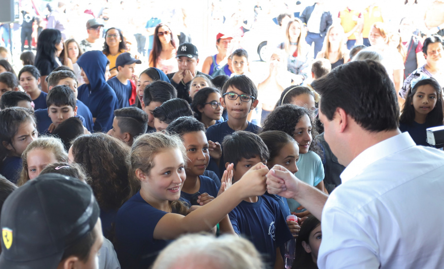 Governador Carlos Massa Ratinho Junior entrega a nova sede do Colégio Estadual Bandeirantes, em Campina Grande do Sul e libera recursos para pavimentação de ruas  da cidade  -  Campina Grande do Sul, 13/02/2020  -  Foto: José Fernando Ogura/AEN