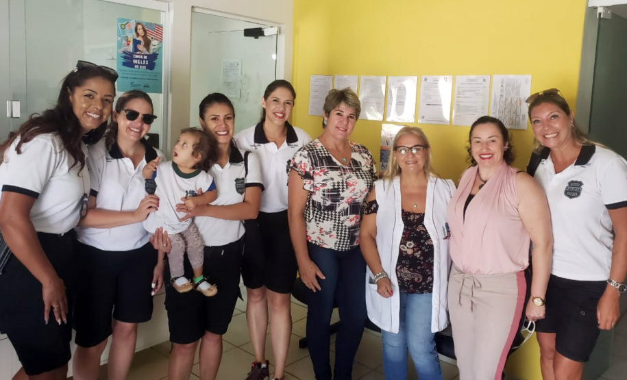 Cerca de 100 estudantes da Escola de Educação Especial Bem Me Quer, de Matinhos, tiveram a oportunidade de conhecer e interagir com os policiais.
Foto: PCPR