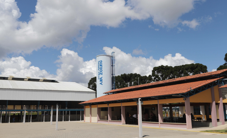 O governador Carlos Massa Ratinho inaugura a Escola Municipal Ana Zorning e confirma recursos para pavimentação, em Rio Negro, região sudeste do Paraná. Presentes no evento: prefeito de Rio Negro, Milton José Paizani; secretário de Desenvolvimento Urbano, João Carlos Ortega; secretário de Educação e do Esporte, Renato Feder; de Agricultura e Abastecimento, Norberto Ortigara; entre outros.Rio Negro, 13-02-20.Foto: Arnaldo Alves / AEN.