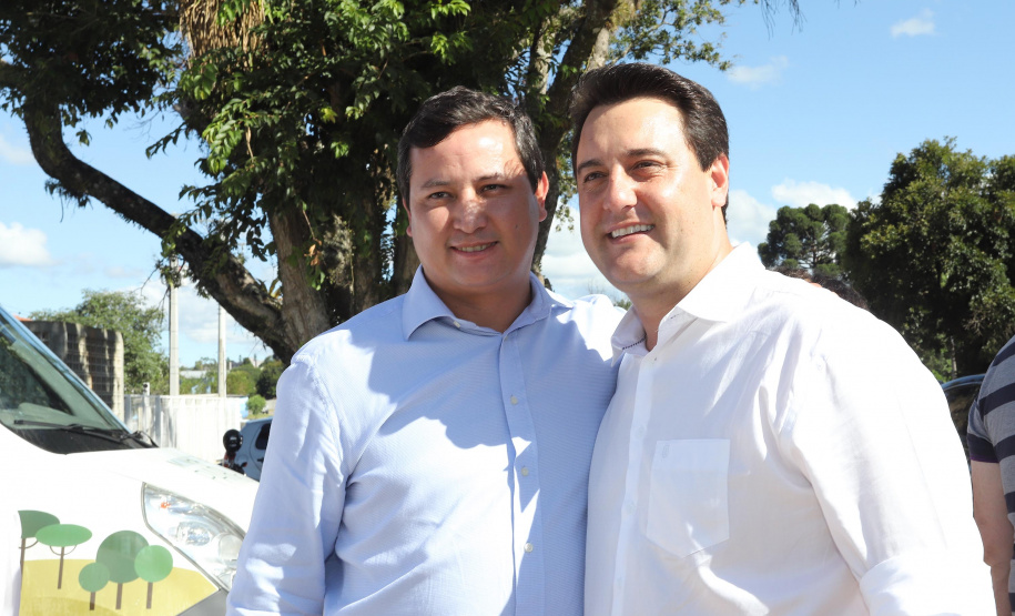 O governador Carlos Massa Ratinho inaugura a Escola Municipal Ana Zorning e confirma recursos para pavimentação, em Rio Negro, região sudeste do Paraná. Presentes no evento: prefeito de Rio Negro, Milton José Paizani; secretário de Desenvolvimento Urbano, João Carlos Ortega; secretário de Educação e do Esporte, Renato Feder; de Agricultura e Abastecimento, Norberto Ortigara; entre outros.Rio Negro, 13-02-20.Foto: Arnaldo Alves / AEN.