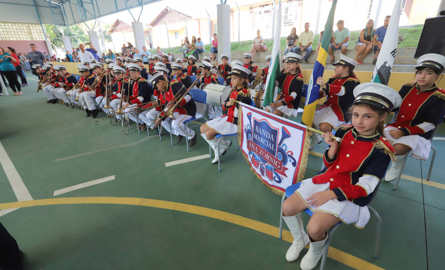 O governador Carlos Massa Ratinho inaugura a Escola Municipal Ana Zorning e confirma recursos para pavimentação, em Rio Negro, região sudeste do Paraná. Presentes no evento: prefeito de Rio Negro, Milton José Paizani; secretário de Desenvolvimento Urbano, João Carlos Ortega; secretário de Educação e do Esporte, Renato Feder; de Agricultura e Abastecimento, Norberto Ortigara; entre outros.Rio Negro, 13-02-20.Foto: Arnaldo Alves / AEN.