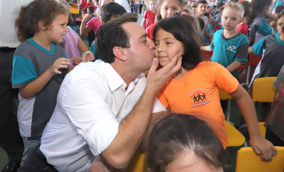 O governador Carlos Massa Ratinho inaugura a Escola Municipal Ana Zorning e confirma recursos para pavimentação, em Rio Negro, região sudeste do Paraná. Presentes no evento: prefeito de Rio Negro, Milton José Paizani; secretário de Desenvolvimento Urbano, João Carlos Ortega; secretário de Educação e do Esporte, Renato Feder; de Agricultura e Abastecimento, Norberto Ortigara; entre outros.Rio Negro, 13-02-20.Foto: Arnaldo Alves / AEN.