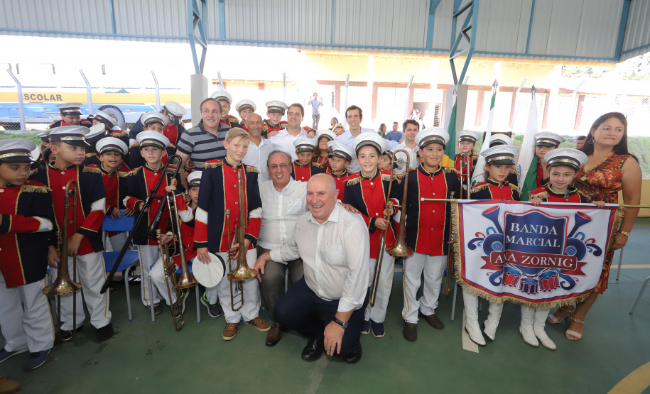 O governador Carlos Massa Ratinho inaugura a Escola Municipal Ana Zorning e confirma recursos para pavimentação, em Rio Negro, região sudeste do Paraná. Presentes no evento: prefeito de Rio Negro, Milton José Paizani; secretário de Desenvolvimento Urbano, João Carlos Ortega; secretário de Educação e do Esporte, Renato Feder; de Agricultura e Abastecimento, Norberto Ortigara; entre outros.Rio Negro, 13-02-20.Foto: Arnaldo Alves / AEN.