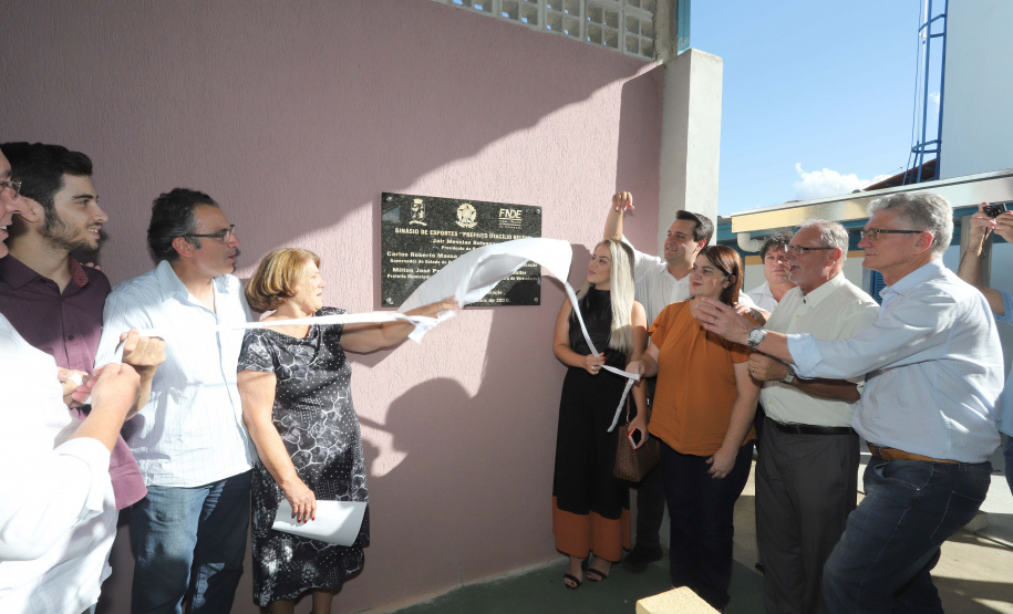 O governador Carlos Massa Ratinho inaugura a Escola Municipal Ana Zorning e confirma recursos para pavimentação, em Rio Negro, região sudeste do Paraná. Presentes no evento: prefeito de Rio Negro, Milton José Paizani; secretário de Desenvolvimento Urbano, João Carlos Ortega; secretário de Educação e do Esporte, Renato Feder; de Agricultura e Abastecimento, Norberto Ortigara; entre outros.Rio Negro, 13-02-20.Foto: Arnaldo Alves / AEN.