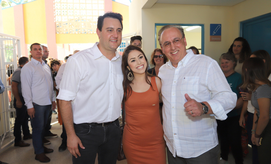 O governador Carlos Massa Ratinho inaugura a Escola Municipal Ana Zorning e confirma recursos para pavimentação, em Rio Negro, região sudeste do Paraná. Presentes no evento: prefeito de Rio Negro, Milton José Paizani; secretário de Desenvolvimento Urbano, João Carlos Ortega; secretário de Educação e do Esporte, Renato Feder; de Agricultura e Abastecimento, Norberto Ortigara; entre outros.Rio Negro, 13-02-20.Foto: Arnaldo Alves / AEN.