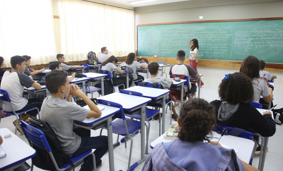Cerca de 1.100 estudantes do Ensino Fundamental e Ensino Médio, de Sarandi, Noroeste do Paraná, são beneficiados com a nova estrutura da Escola Estadual Vereador Luiz Zanchim, inaugurada nesta sexta-feira (14), pelo governador Carlos Massa Ratinho Junior. - Sarandi, 14/02/2020 - Foto: Jaelson Lucas/AEN