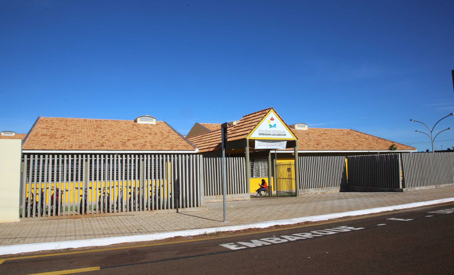 Cerca de 1.100 estudantes do Ensino Fundamental e Ensino Médio, de Sarandi, Noroeste do Paraná, são beneficiados com a nova estrutura da Escola Estadual Vereador Luiz Zanchim, inaugurada nesta sexta-feira (14), pelo governador Carlos Massa Ratinho Junior. - Sarandi, 14/02/2020 - Foto: Jaelson Lucas/AEN