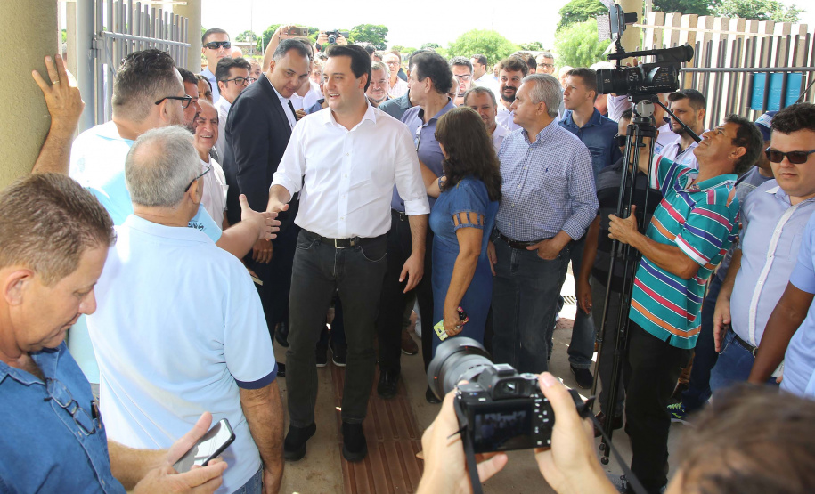 Cerca de 1.100 estudantes do Ensino Fundamental e Ensino Médio, de Sarandi, Noroeste do Paraná, são beneficiados com a nova estrutura da Escola Estadual Vereador Luiz Zanchim, inaugurada nesta sexta-feira (14), pelo governador Carlos Massa Ratinho Junior. - Sarandi, 14/02/2020 - Foto: Jaelson Lucas/AEN