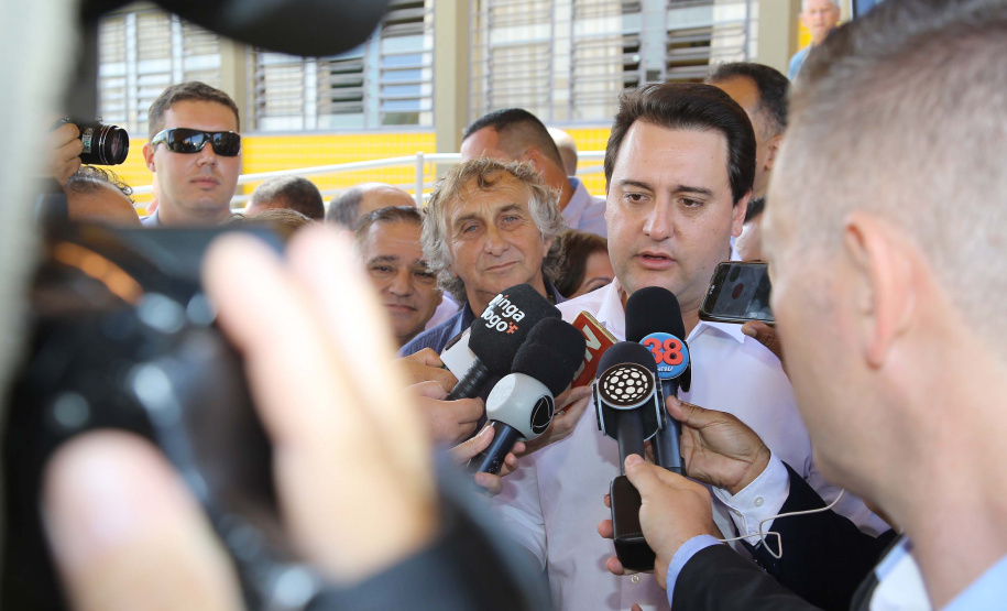 Cerca de 1.100 estudantes do Ensino Fundamental e Ensino Médio, de Sarandi, Noroeste do Paraná, são beneficiados com a nova estrutura da Escola Estadual Vereador Luiz Zanchim, inaugurada nesta sexta-feira (14), pelo governador Carlos Massa Ratinho Junior. - Sarandi, 14/02/2020 - Foto: Jaelson Lucas/AEN