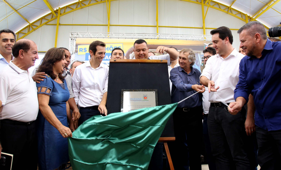 Cerca de 1.100 estudantes do Ensino Fundamental e Ensino Médio, de Sarandi, Noroeste do Paraná, são beneficiados com a nova estrutura da Escola Estadual Vereador Luiz Zanchim, inaugurada nesta sexta-feira (14), pelo governador Carlos Massa Ratinho Junior. - Sarandi, 14/02/2020 - Foto: Jaelson Lucas/AEN