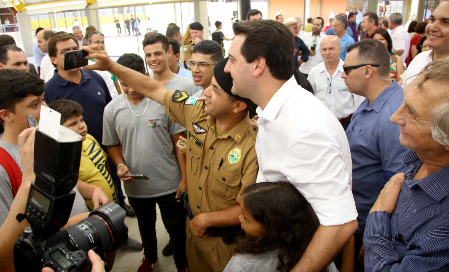 Cerca de 1.100 estudantes do Ensino Fundamental e Ensino Médio, de Sarandi, Noroeste do Paraná, são beneficiados com a nova estrutura da Escola Estadual Vereador Luiz Zanchim, inaugurada nesta sexta-feira (14), pelo governador Carlos Massa Ratinho Junior. - Sarandi, 14/02/2020 - Foto: Jaelson Lucas/AEN