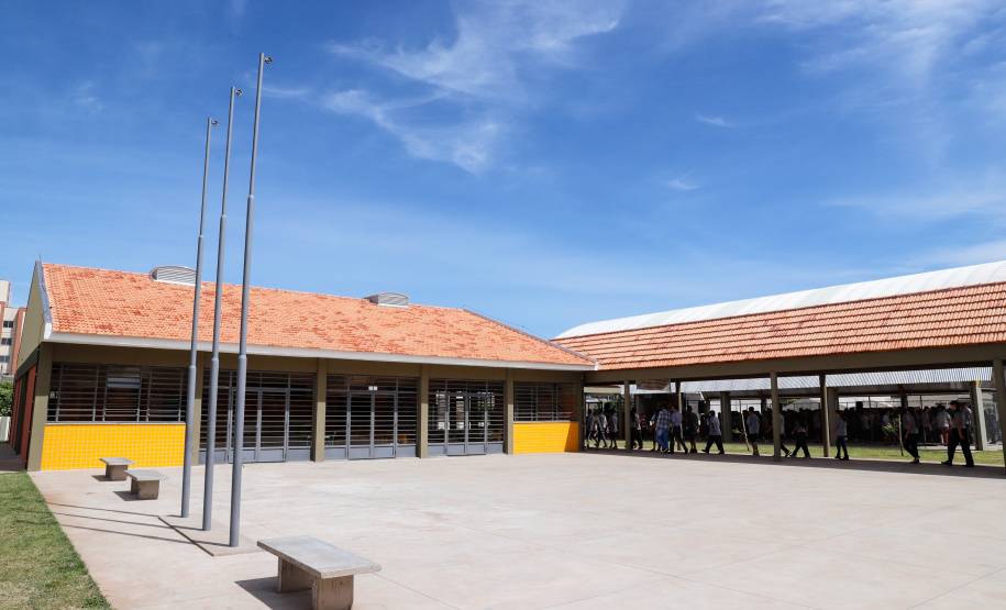 Cerca de 1.100 estudantes do Ensino Fundamental e Ensino Médio, de Sarandi, Noroeste do Paraná, são beneficiados com a nova estrutura da Escola Estadual Vereador Luiz Zanchim, inaugurada nesta sexta-feira (14), pelo governador Carlos Massa Ratinho Junior. - Sarandi, 14/02/2020 - Foto: Rodrigo Félix Leal/AEN