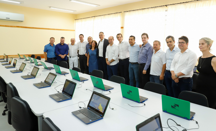 Cerca de 1.100 estudantes do Ensino Fundamental e Ensino Médio, de Sarandi, Noroeste do Paraná, são beneficiados com a nova estrutura da Escola Estadual Vereador Luiz Zanchim, inaugurada nesta sexta-feira (14), pelo governador Carlos Massa Ratinho Junior. - Sarandi, 14/02/2020 - Foto: Rodrigo Félix Leal/AEN
