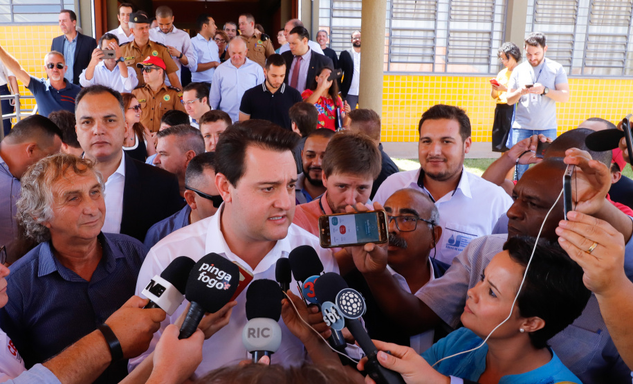 Cerca de 1.100 estudantes do Ensino Fundamental e Ensino Médio, de Sarandi, Noroeste do Paraná, são beneficiados com a nova estrutura da Escola Estadual Vereador Luiz Zanchim, inaugurada nesta sexta-feira (14), pelo governador Carlos Massa Ratinho Junior. - Sarandi, 14/02/2020 - Foto: Rodrigo Félix Leal/AEN